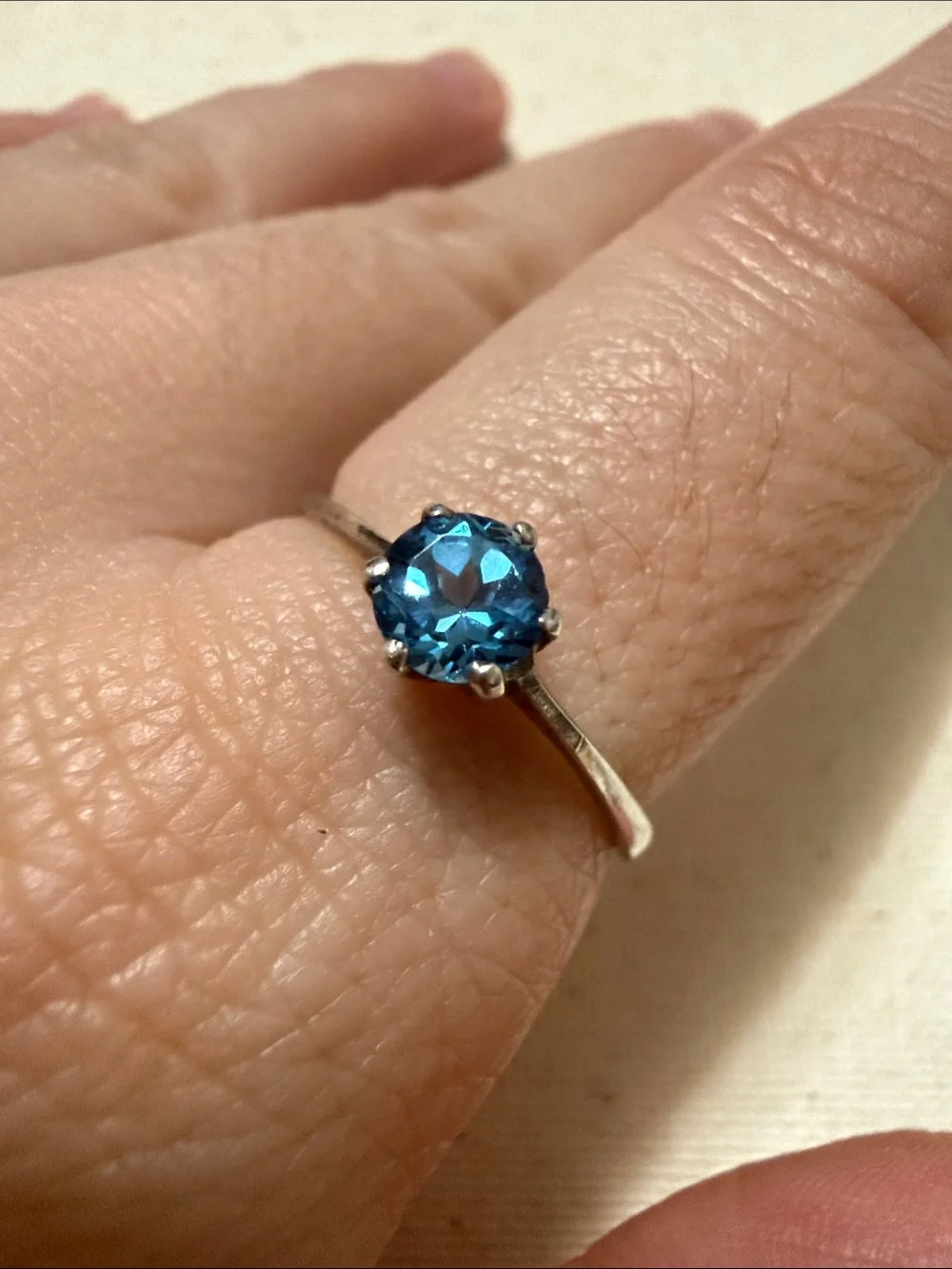 Stunning Sterling Silver 925 Blue Gem Solitaire Ring size 8.5